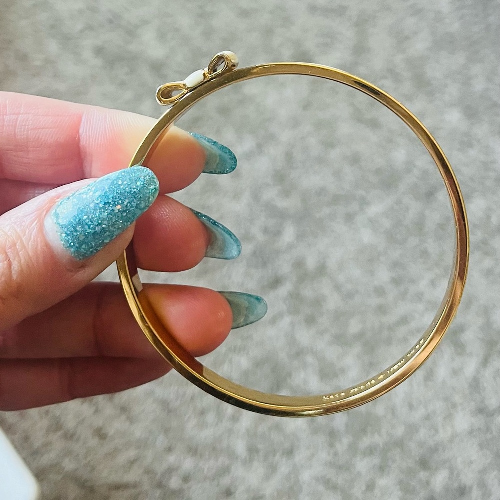 KATE SPADE ♠️ — Bow Bangle - Picture 5 of 8
